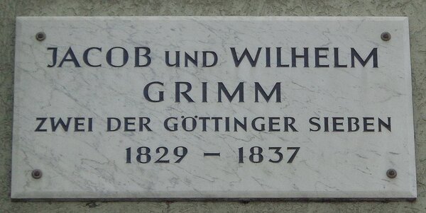 Gedenktafel für die Gebrüder Grimm