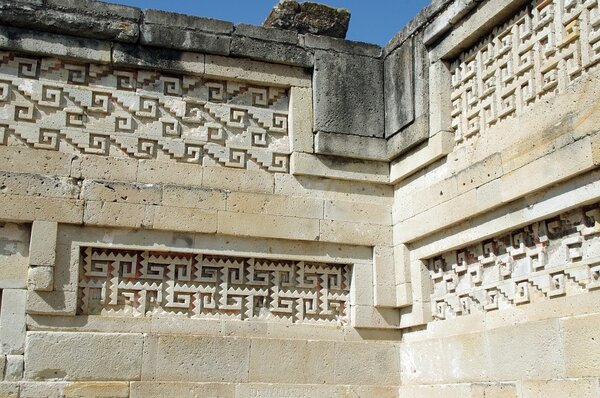 Mauer mit geometrischen Mustern in Mitla Mitla